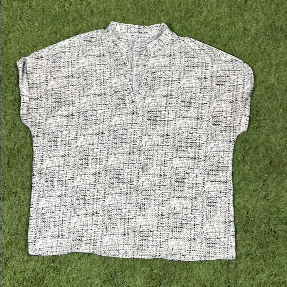 SHEIN Sleeveless Patterned Shirt Size 1X